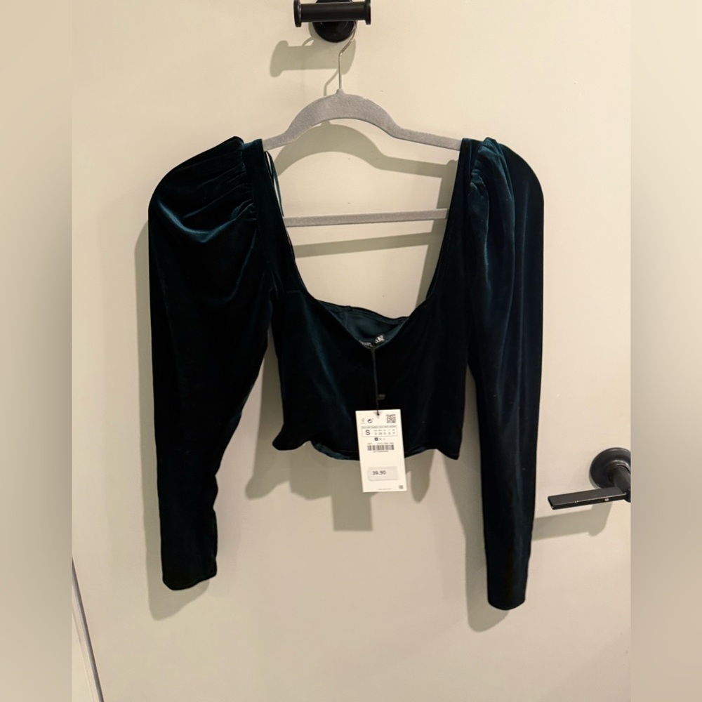 Zara green velvet long sleeve crop top